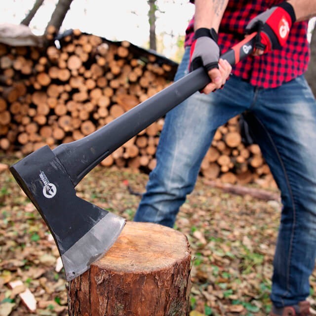 Сокира 1250 г, ручка з фібергласу INTERTOOL HT-0264