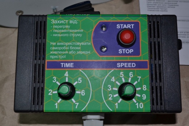 Електропривод для медогонки ремінної RD1012А1 (220 В 100 Вт) ABB-100, Чарунка 