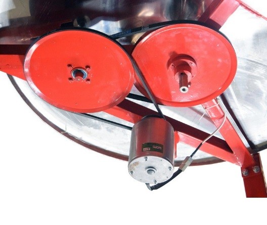 Медогонка 8-рамкова автоматична напівповоротна (ремінний привід) на рамку Дадан, Ø 900 мм 8HABN