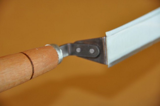 Ніж пасічний зі спеціальної сталі 200